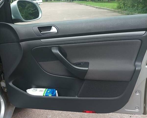 Серый Фольксваген Гольф, объемом двигателя 1.4 л и пробегом 175 тыс. км за 5300 $, фото 42 на Automoto.ua