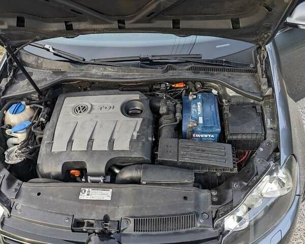 Сірий Фольксваген Гольф, об'ємом двигуна 1.6 л та пробігом 299 тис. км за 6550 $, фото 1 на Automoto.ua