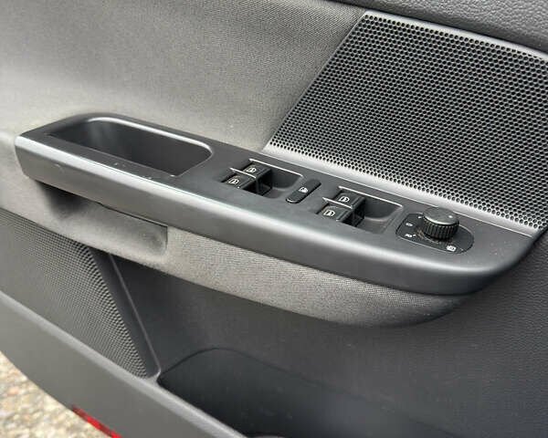 Серый Фольксваген Гольф, объемом двигателя 1.6 л и пробегом 230 тыс. км за 7000 $, фото 15 на Automoto.ua