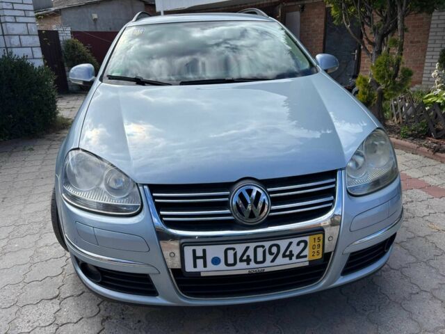 Серый Фольксваген Гольф, объемом двигателя 1.4 л и пробегом 220 тыс. км за 3506 $, фото 2 на Automoto.ua