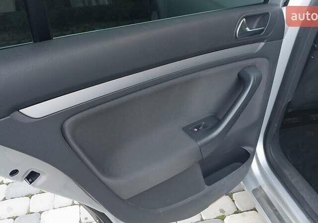 Сірий Фольксваген Гольф, об'ємом двигуна 1.4 л та пробігом 227 тис. км за 7000 $, фото 32 на Automoto.ua