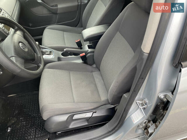 Сірий Фольксваген Гольф, об'ємом двигуна 1.6 л та пробігом 206 тис. км за 6750 $, фото 29 на Automoto.ua