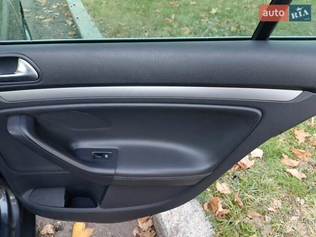 Серый Фольксваген Гольф, объемом двигателя 1.4 л и пробегом 237 тыс. км за 7500 $, фото 9 на Automoto.ua