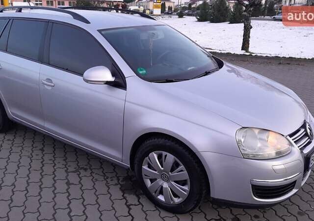 Серый Фольксваген Гольф, объемом двигателя 1.6 л и пробегом 370 тыс. км за 4900 $, фото 1 на Automoto.ua