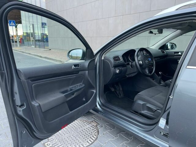 Серый Фольксваген Гольф, объемом двигателя 1.4 л и пробегом 158 тыс. км за 6990 $, фото 6 на Automoto.ua