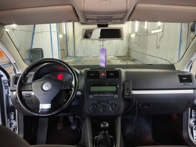 Серый Фольксваген Гольф, объемом двигателя 1.4 л и пробегом 232 тыс. км за 5600 $, фото 17 на Automoto.ua