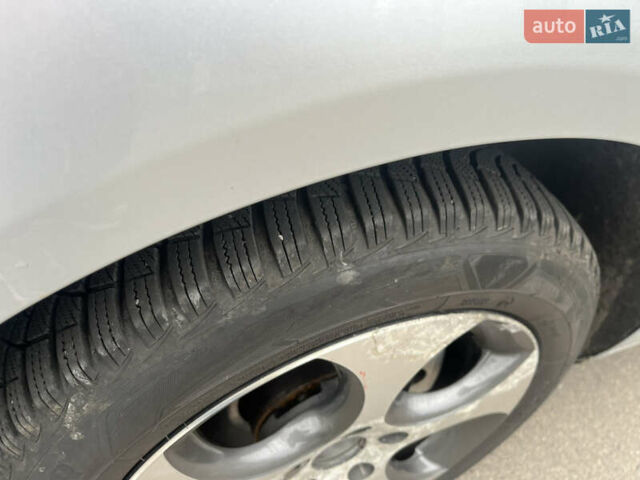 Серый Фольксваген Гольф, объемом двигателя 1.39 л и пробегом 241 тыс. км за 7000 $, фото 16 на Automoto.ua