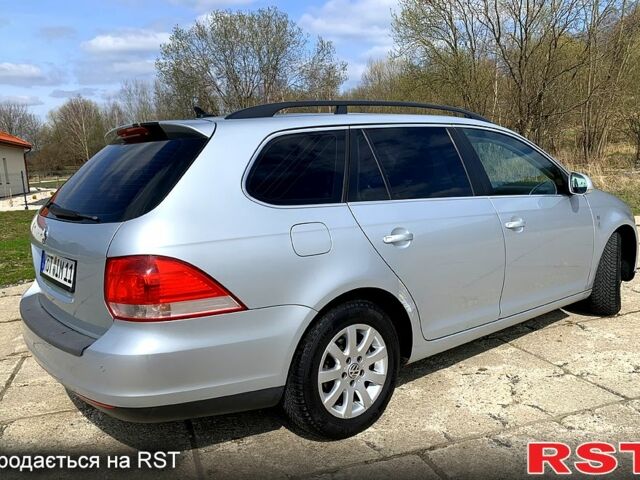 Серый Фольксваген Гольф, объемом двигателя 1.4 л и пробегом 236 тыс. км за 3800 $, фото 2 на Automoto.ua