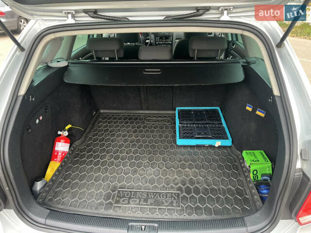 Серый Фольксваген Гольф, объемом двигателя 1.39 л и пробегом 241 тыс. км за 7000 $, фото 12 на Automoto.ua