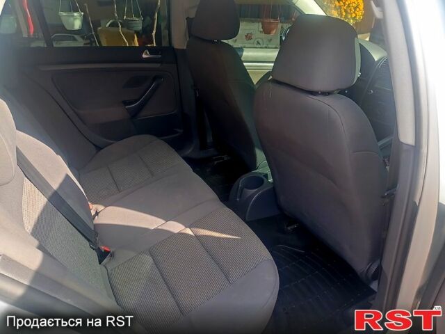 Серый Фольксваген Гольф, объемом двигателя 1.4 л и пробегом 233 тыс. км за 4800 $, фото 3 на Automoto.ua