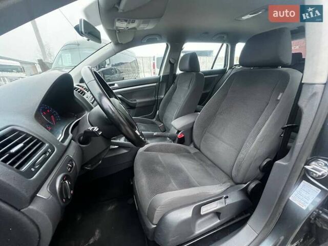 Серый Фольксваген Гольф, объемом двигателя 1.4 л и пробегом 263 тыс. км за 6500 $, фото 28 на Automoto.ua