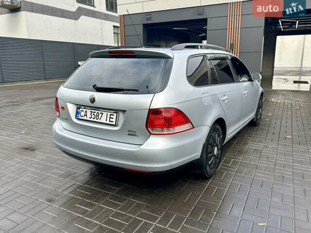Фольксваген Гольф 2009 в Черкассах на Automoto.ua Серый Фольксваген Гольф, объемом двигателя 1.9 л и пробегом 221 тыс. км за 6950 $, фото 4 на Automoto.ua