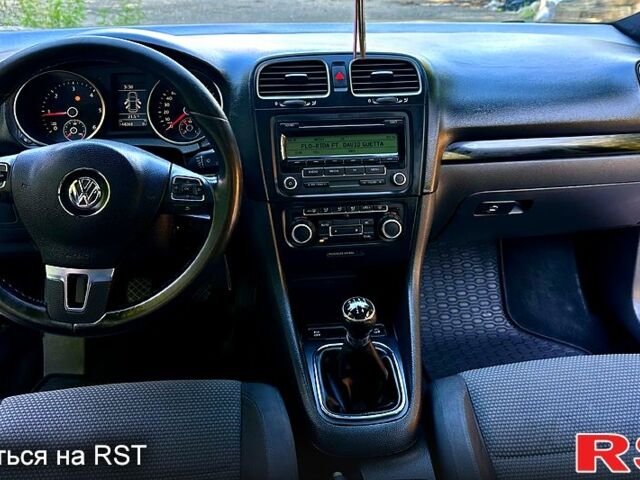 Серый Фольксваген Гольф, объемом двигателя 1.6 л и пробегом 340 тыс. км за 7600 $, фото 8 на Automoto.ua