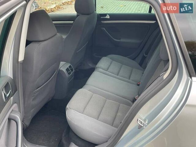 Серый Фольксваген Гольф, объемом двигателя 1.4 л и пробегом 214 тыс. км за 6200 $, фото 18 на Automoto.ua