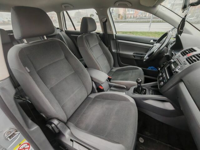 Серый Фольксваген Гольф, объемом двигателя 1.4 л и пробегом 245 тыс. км за 6200 $, фото 21 на Automoto.ua