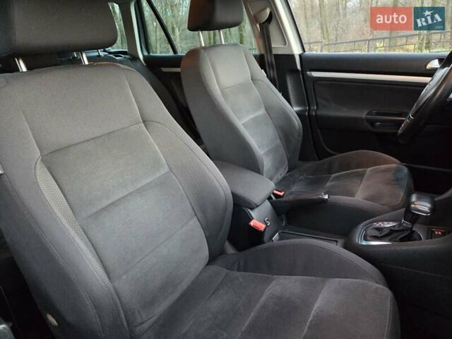 Серый Фольксваген Гольф, объемом двигателя 1.4 л и пробегом 259 тыс. км за 8500 $, фото 18 на Automoto.ua