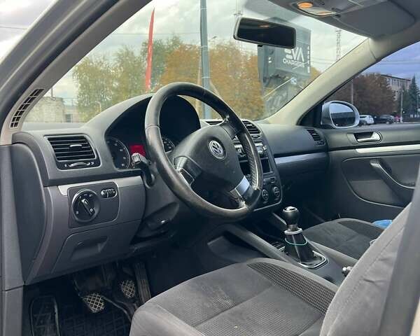 Серый Фольксваген Гольф, объемом двигателя 1.39 л и пробегом 330 тыс. км за 5999 $, фото 10 на Automoto.ua