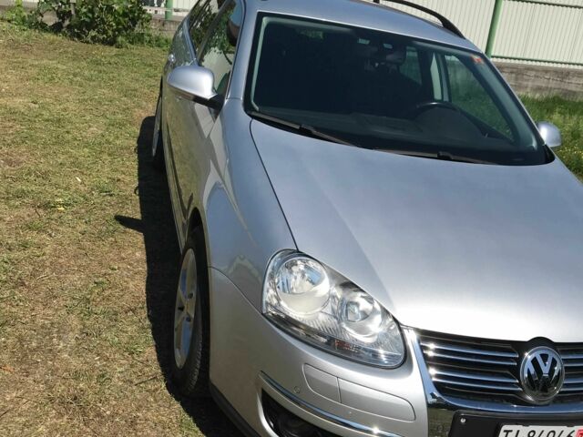 Серый Фольксваген Гольф, объемом двигателя 1.4 л и пробегом 131 тыс. км за 8800 $, фото 2 на Automoto.ua