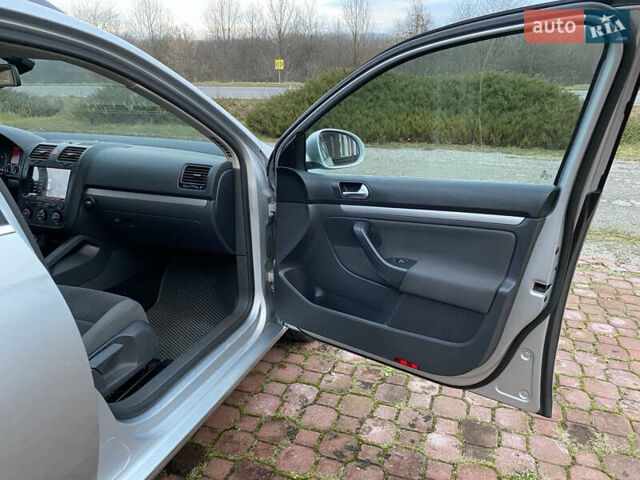 Серый Фольксваген Гольф, объемом двигателя 1.9 л и пробегом 343 тыс. км за 5900 $, фото 71 на Automoto.ua