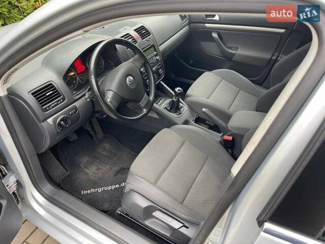 Серый Фольксваген Гольф, объемом двигателя 1.4 л и пробегом 214 тыс. км за 6200 $, фото 15 на Automoto.ua