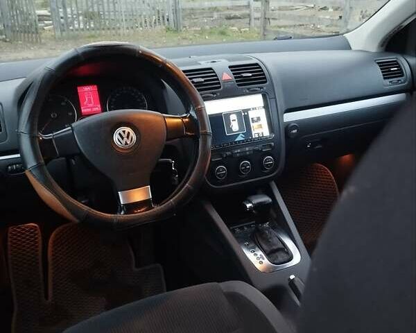 Серый Фольксваген Гольф, объемом двигателя 1.9 л и пробегом 343 тыс. км за 5950 $, фото 20 на Automoto.ua