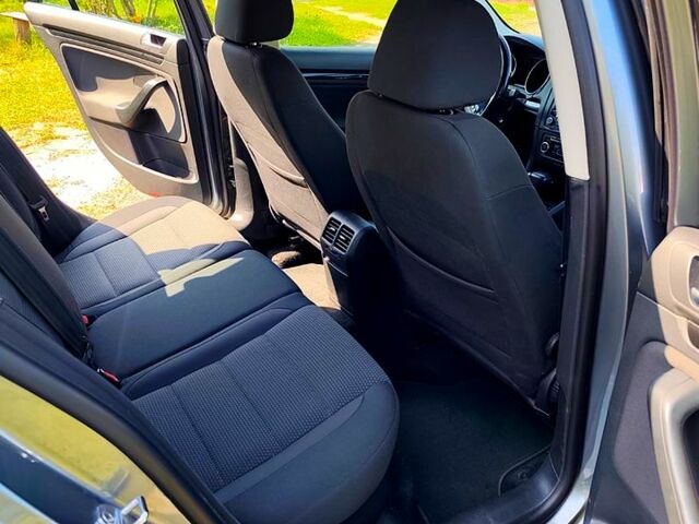 Серый Фольксваген Гольф, объемом двигателя 1.6 л и пробегом 263 тыс. км за 8300 $, фото 4 на Automoto.ua