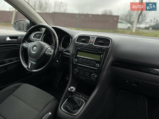 Сірий Фольксваген Гольф, об'ємом двигуна 1.39 л та пробігом 214 тис. км за 7500 $, фото 45 на Automoto.ua