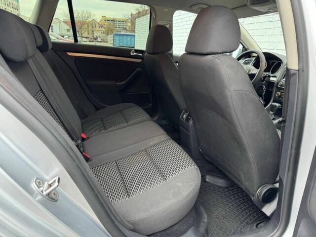 Серый Фольксваген Гольф, объемом двигателя 1.6 л и пробегом 202 тыс. км за 7500 $, фото 11 на Automoto.ua