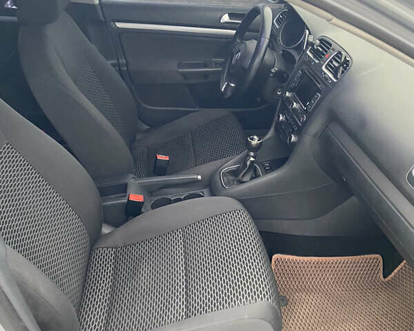 Серый Фольксваген Гольф, объемом двигателя 1.6 л и пробегом 360 тыс. км за 6800 $, фото 7 на Automoto.ua