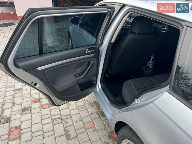 Серый Фольксваген Гольф, объемом двигателя 1.6 л и пробегом 262 тыс. км за 8500 $, фото 19 на Automoto.ua