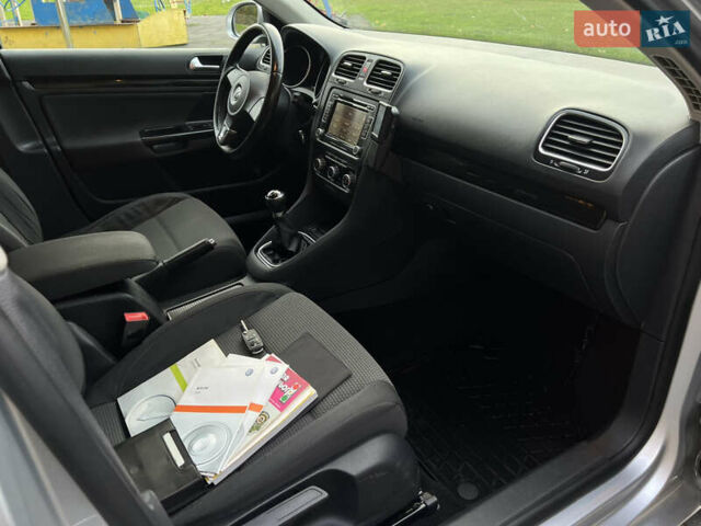 Серый Фольксваген Гольф, объемом двигателя 1.97 л и пробегом 300 тыс. км за 8200 $, фото 6 на Automoto.ua
