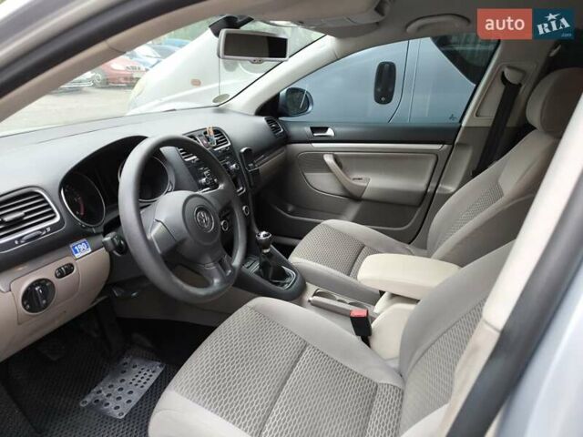 Серый Фольксваген Гольф, объемом двигателя 1.6 л и пробегом 241 тыс. км за 6850 $, фото 15 на Automoto.ua