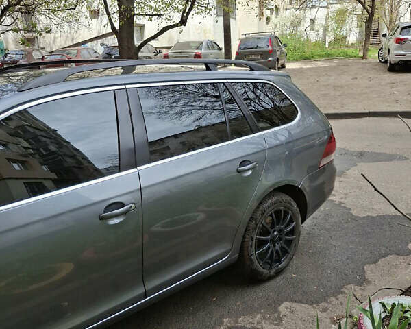 Сірий Фольксваген Гольф, об'ємом двигуна 1.6 л та пробігом 301 тис. км за 8300 $, фото 2 на Automoto.ua