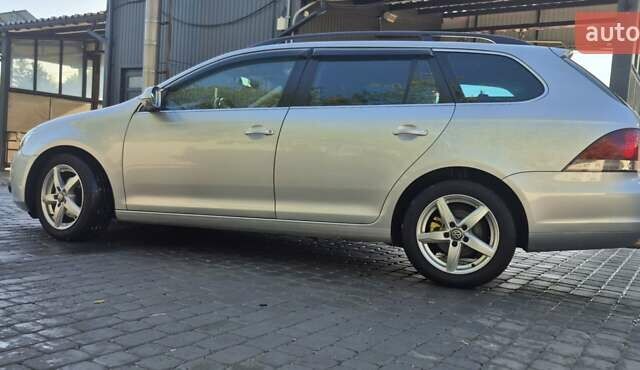 Серый Фольксваген Гольф, объемом двигателя 1.6 л и пробегом 285 тыс. км за 7000 $, фото 11 на Automoto.ua