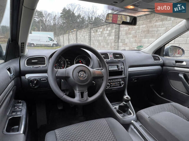 Сірий Фольксваген Гольф, об'ємом двигуна 1.39 л та пробігом 180 тис. км за 5999 $, фото 24 на Automoto.ua