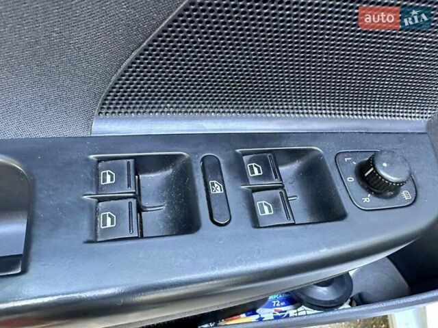 Сірий Фольксваген Гольф, об'ємом двигуна 1.6 л та пробігом 285 тис. км за 6999 $, фото 22 на Automoto.ua