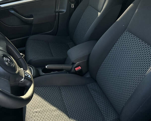 Серый Фольксваген Гольф, объемом двигателя 1.6 л и пробегом 320 тыс. км за 6399 $, фото 13 на Automoto.ua