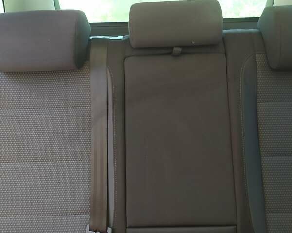 Серый Фольксваген Гольф, объемом двигателя 1.6 л и пробегом 204 тыс. км за 7500 $, фото 14 на Automoto.ua