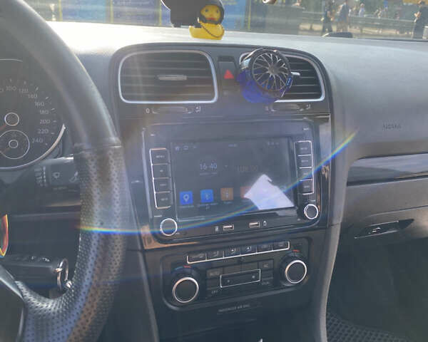 Серый Фольксваген Гольф, объемом двигателя 1.6 л и пробегом 320 тыс. км за 7500 $, фото 16 на Automoto.ua