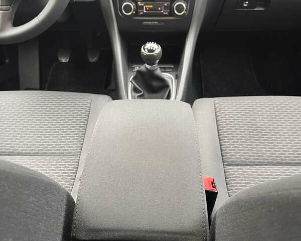 Сірий Фольксваген Гольф, об'ємом двигуна 1.39 л та пробігом 180 тис. км за 5999 $, фото 23 на Automoto.ua