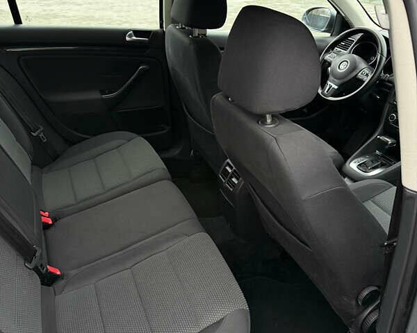 Серый Фольксваген Гольф, объемом двигателя 2 л и пробегом 277 тыс. км за 8350 $, фото 22 на Automoto.ua