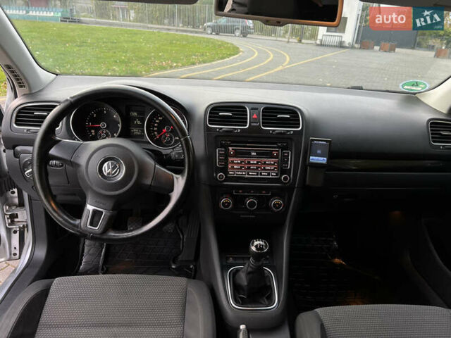 Серый Фольксваген Гольф, объемом двигателя 1.97 л и пробегом 300 тыс. км за 8200 $, фото 5 на Automoto.ua