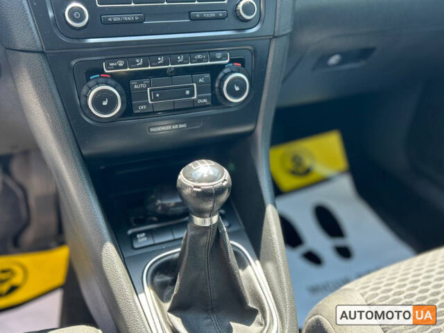 Сірий Фольксваген Гольф, об'ємом двигуна 2 л та пробігом 332 тис. км за 8200 $, фото 14 на Automoto.ua