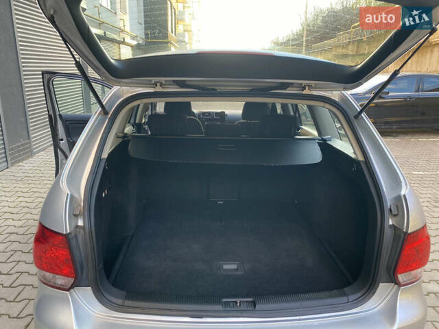 Серый Фольксваген Гольф, объемом двигателя 1.6 л и пробегом 217 тыс. км за 8800 $, фото 48 на Automoto.ua