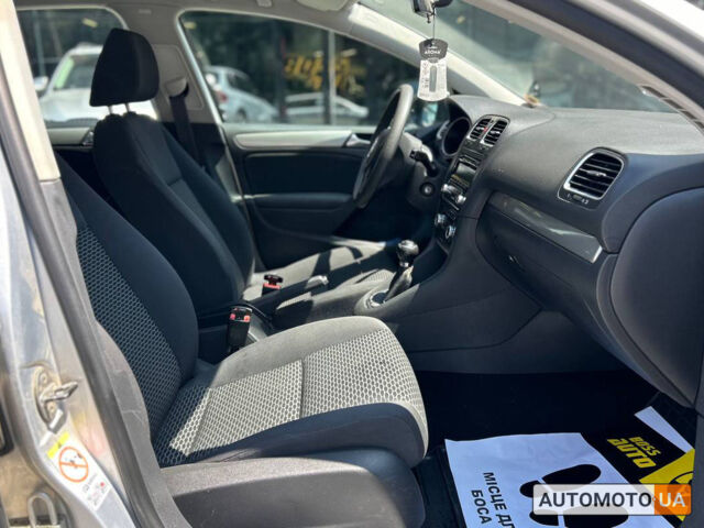 Сірий Фольксваген Гольф, об'ємом двигуна 2 л та пробігом 332 тис. км за 8200 $, фото 18 на Automoto.ua