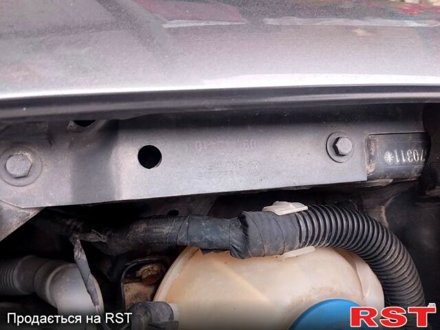 Серый Фольксваген Гольф, объемом двигателя 1.6 л и пробегом 261 тыс. км за 7200 $, фото 12 на Automoto.ua