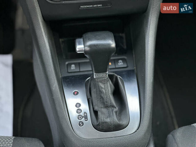 Серый Фольксваген Гольф, объемом двигателя 1.6 л и пробегом 269 тыс. км за 7500 $, фото 13 на Automoto.ua