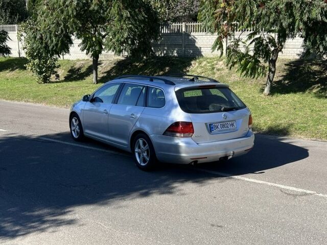 Серый Фольксваген Гольф, объемом двигателя 1.6 л и пробегом 230 тыс. км за 7699 $, фото 4 на Automoto.ua