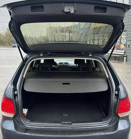 Серый Фольксваген Гольф, объемом двигателя 1.6 л и пробегом 341 тыс. км за 6900 $, фото 4 на Automoto.ua