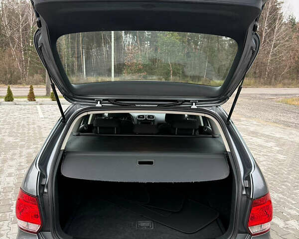 Серый Фольксваген Гольф, объемом двигателя 2 л и пробегом 277 тыс. км за 8350 $, фото 13 на Automoto.ua